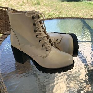 Cathy Jean Women size 9 boots